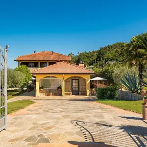 casa-vacanze-ester.hotelitalianriviera.com/