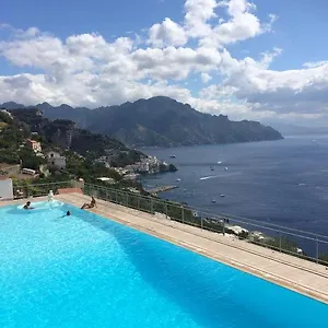 la-pizzerella-di-amalfi.hotels-amalfi.com/